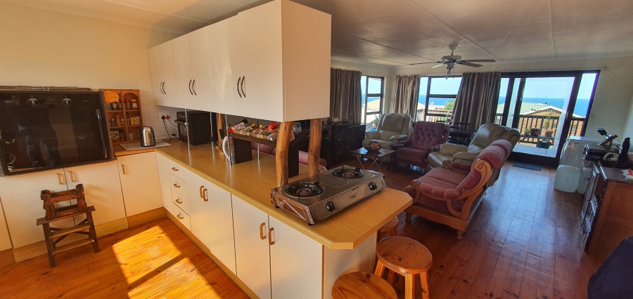 3 Bedroom Property for Sale in Boggomsbaai Western Cape